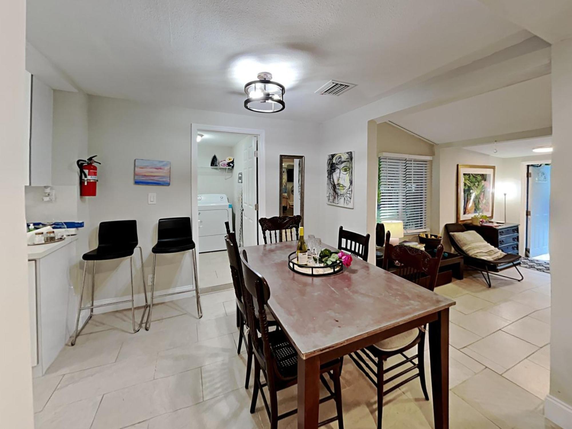 Private Rooms At Miami Centrally Located With Free Parking Екстериор снимка