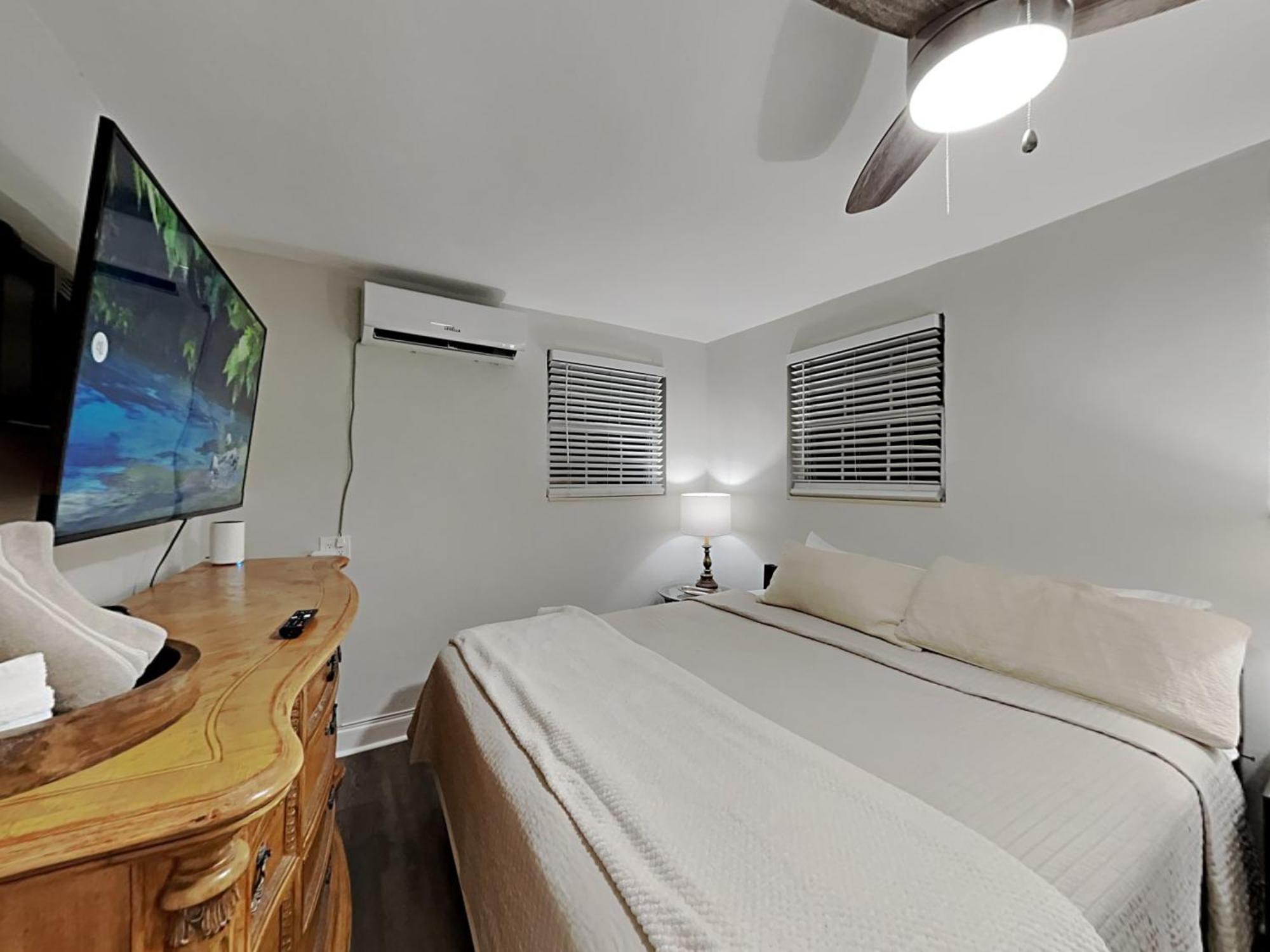 Private Rooms At Miami Centrally Located With Free Parking Екстериор снимка