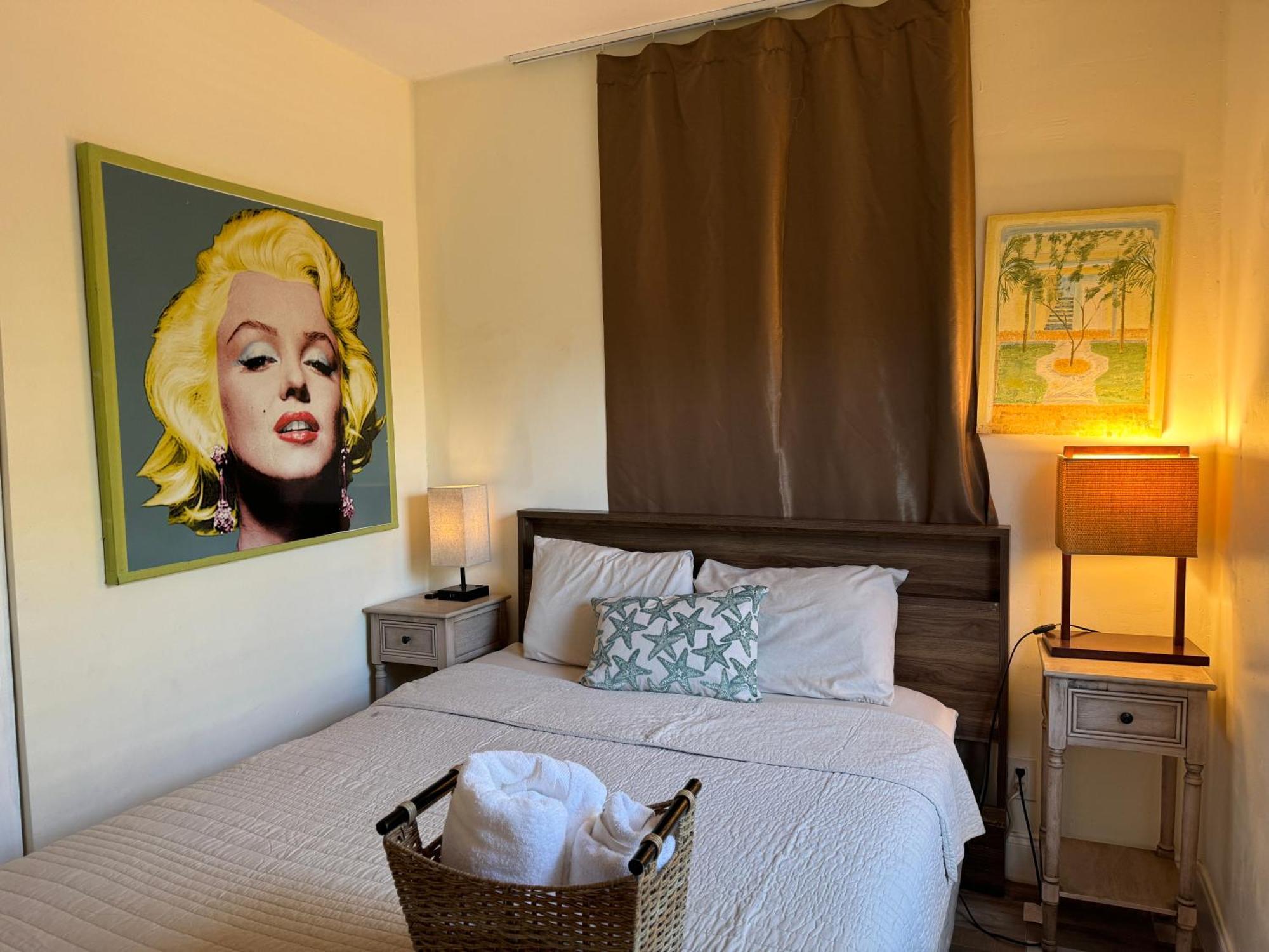 Private Rooms At Miami Centrally Located With Free Parking Екстериор снимка