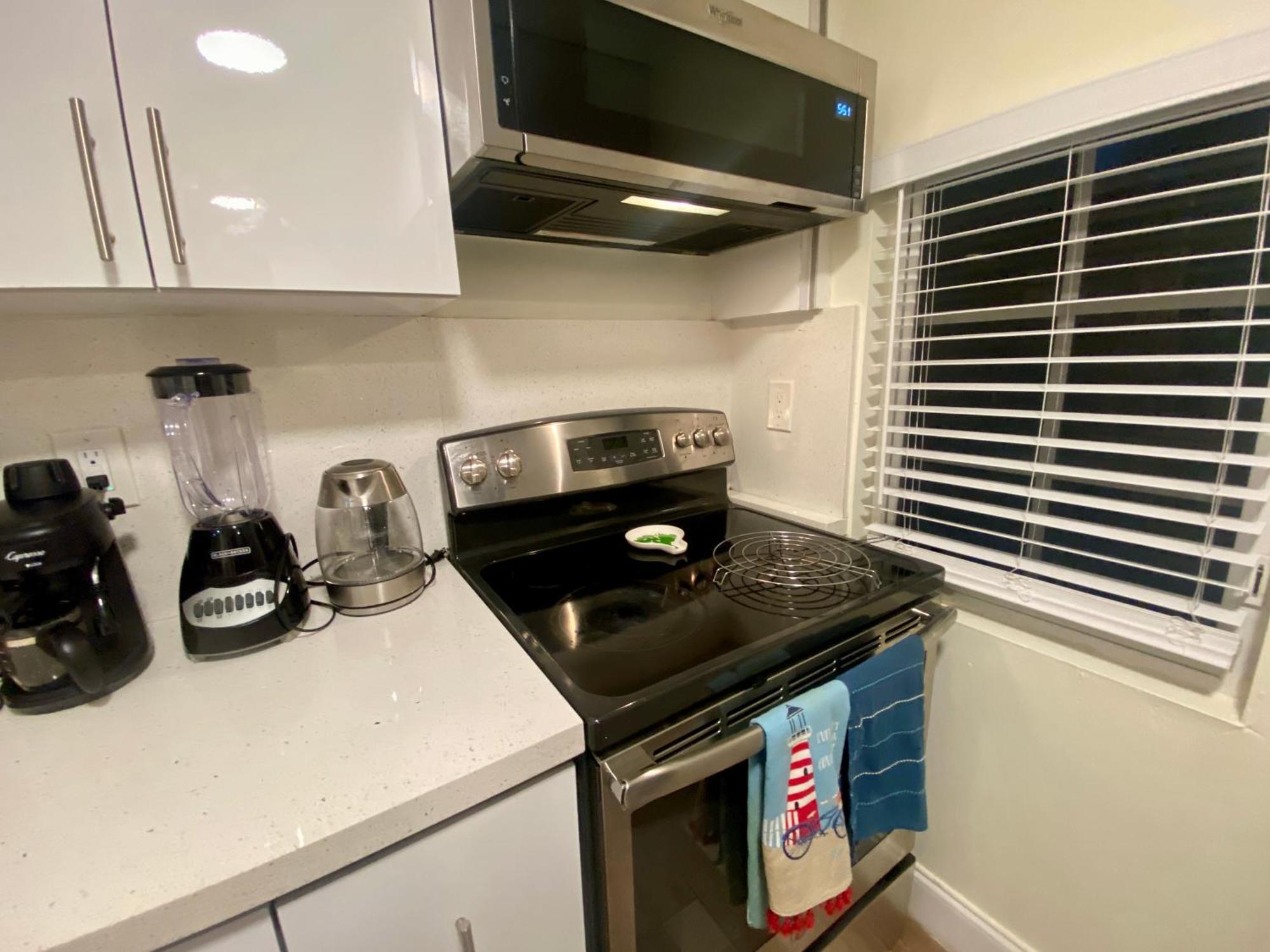 Private Rooms At Miami Centrally Located With Free Parking Екстериор снимка