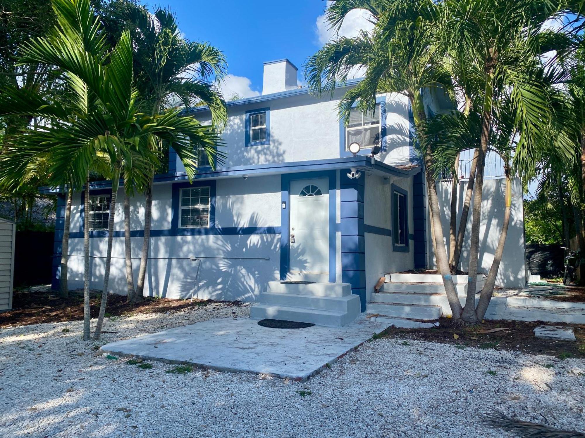 Private Rooms At Miami Centrally Located With Free Parking Екстериор снимка