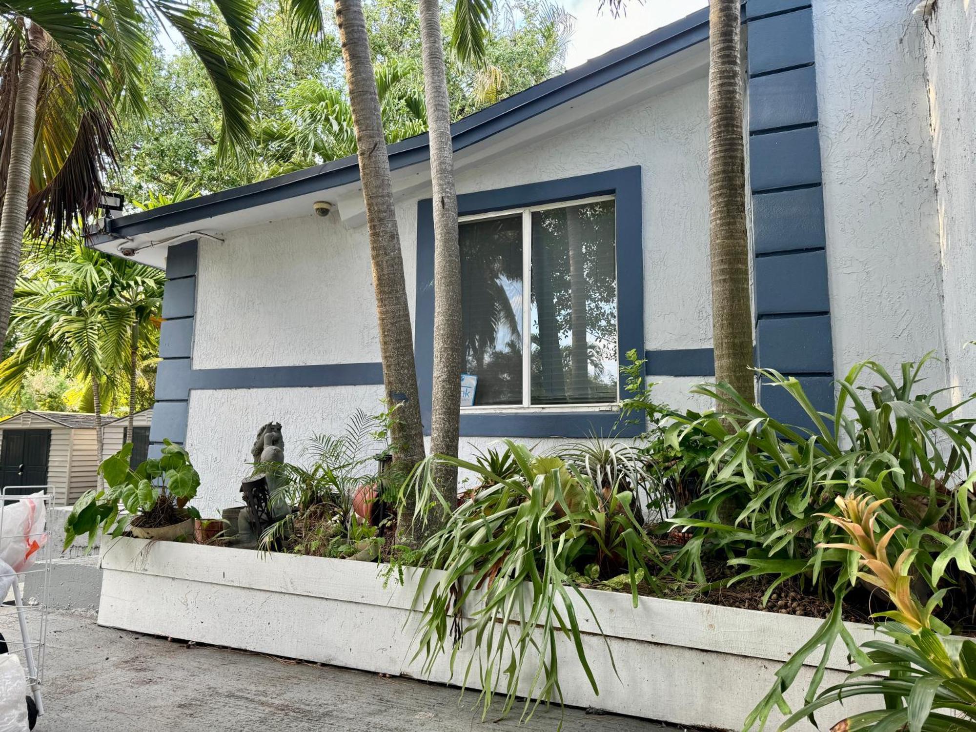 Private Rooms At Miami Centrally Located With Free Parking Екстериор снимка