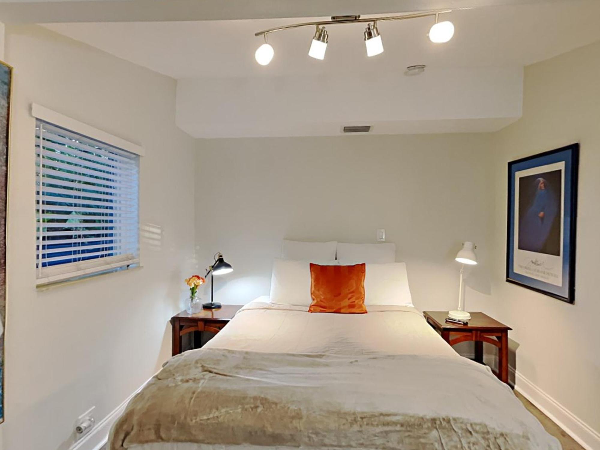 Private Rooms At Miami Centrally Located With Free Parking Екстериор снимка